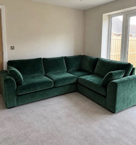 Green velvet shaped corner - velvet,